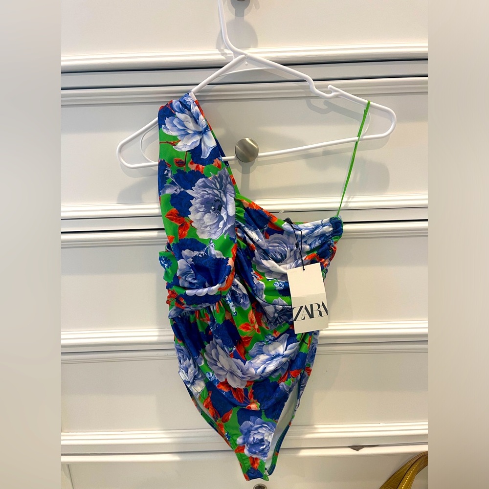 NWT Zara Floral Bodysuit, Medium